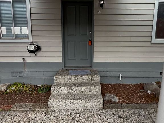 3rd image of 12510 Meridian Ave S APT 2