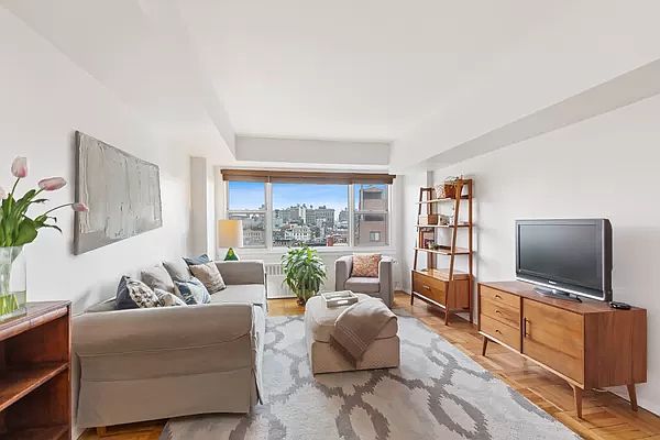 1st image of 2 Charlton St APT 12F