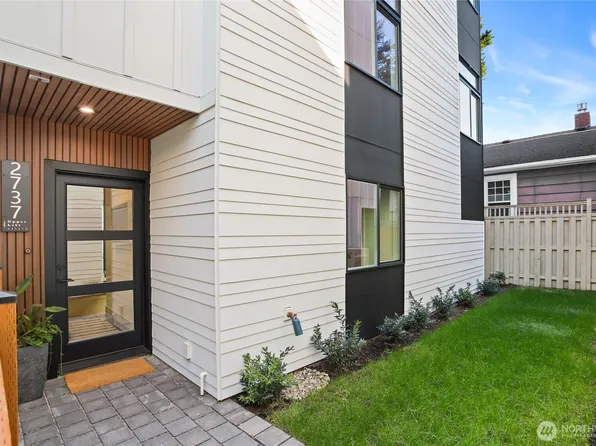 2737 59th Avenue SW, Seattle, WA 98116