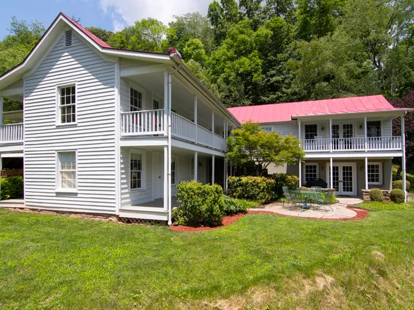 90 Taylor Ln, Alderson, WV 24910