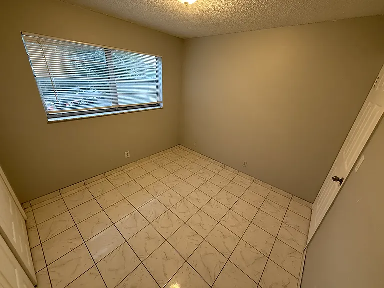 6840 Pembroke Rd — Photo 10