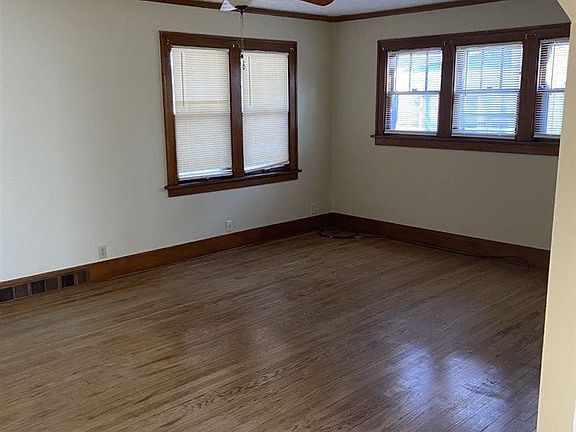 4th image of 3519 Davenport St