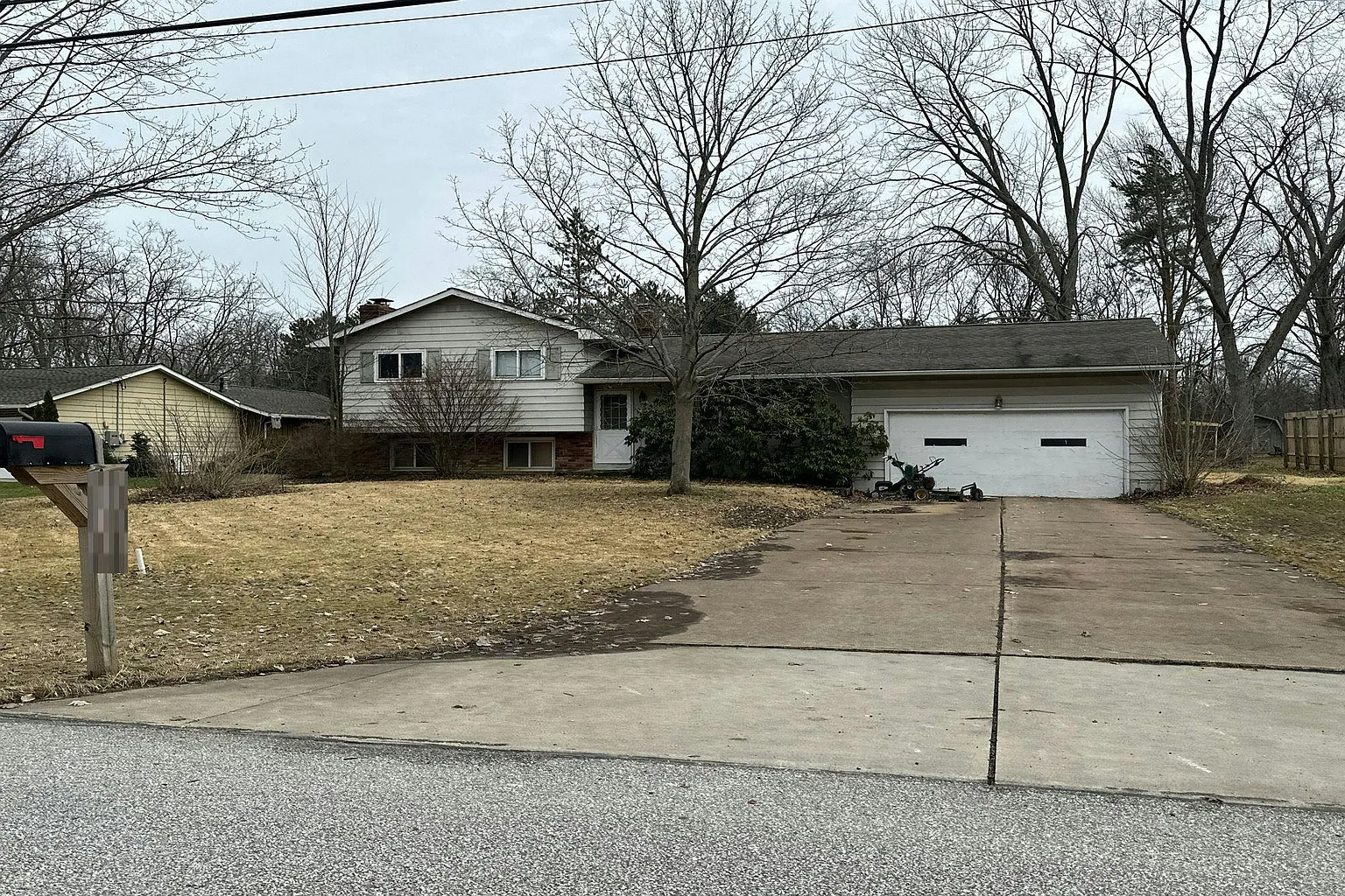 7421 Demshar Dr photo 1