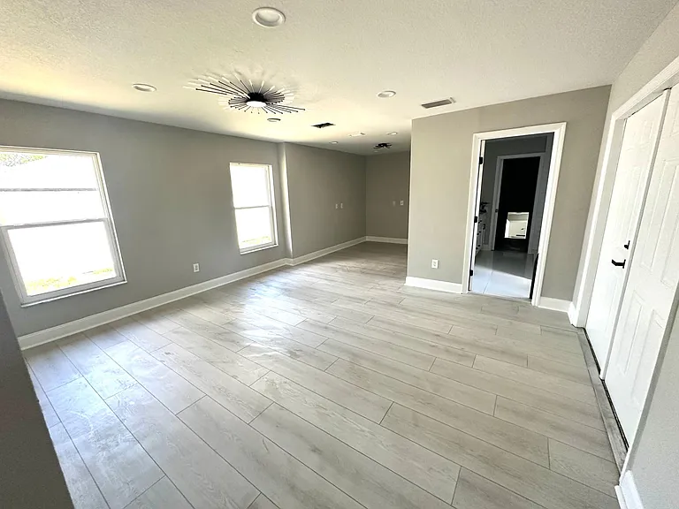 604 Lexington St — Photo 11