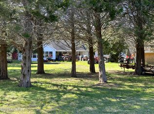 228 W Gibbs Rd, Knotts Island, NC 27950