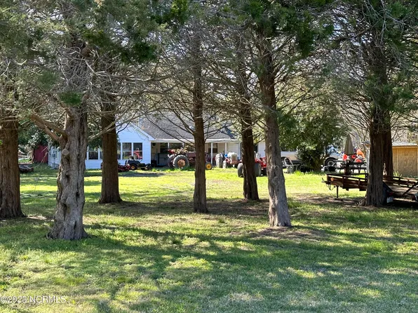 228 Gibbs Road W, Knotts Island, NC 27950