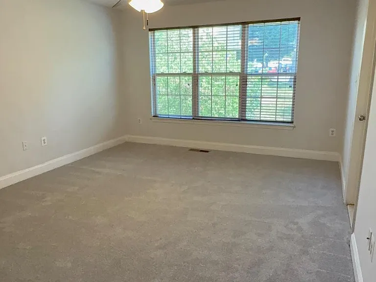 2618 Glenriver Way — Photo 12