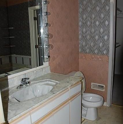 4th image of 9235 Emily Dr