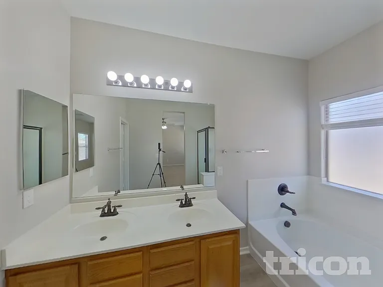 40086 W Bonneau St — Photo 11