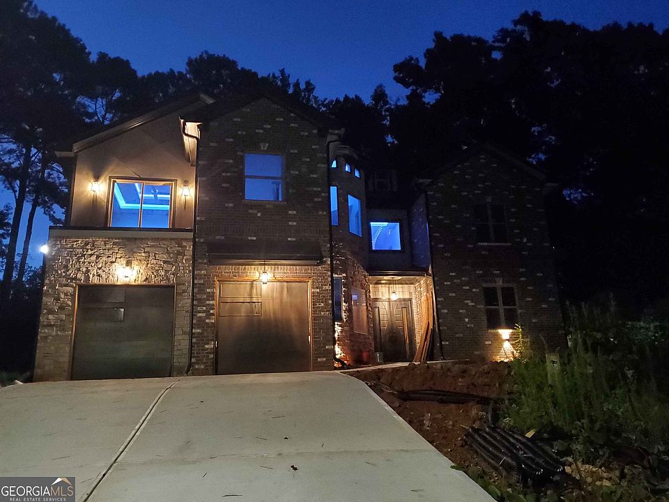 2nd image of 2847 Tee Rd SW