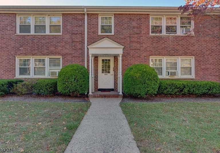 255 Bogert Rd #2A — Photo 2