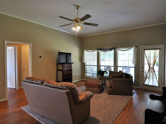 2nd image of 101 Lakeway Dr