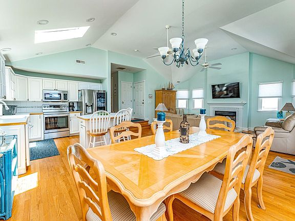 4th image of 875 Park Pl #875