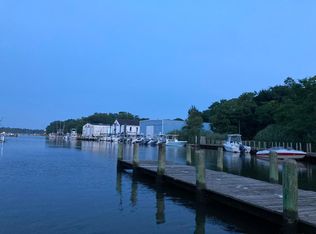 452 Montauk Hwy, East Quogue, NY 11942