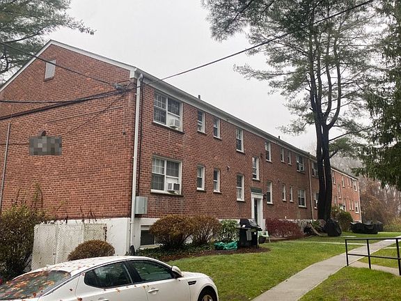2nd image of 31 Fieldstone Dr APT C3