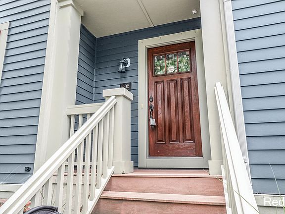 4th image of 902 Blodgett St SE