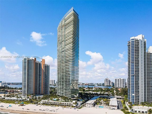 4th image of 18975 Collins Ave #3504