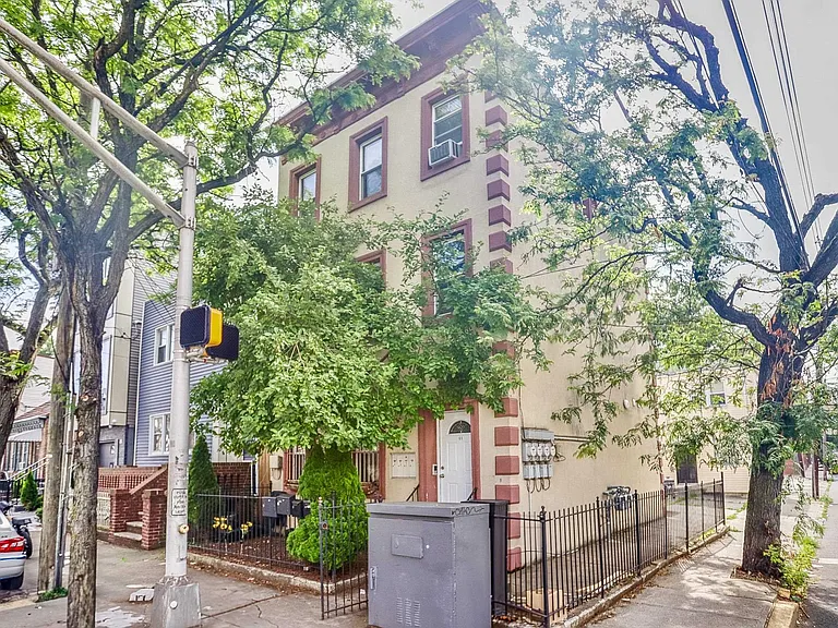 60 Webster Ave #2 — Photo 16