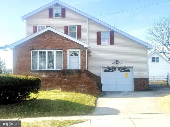 226 Moul Ave, Hanover, PA 17331