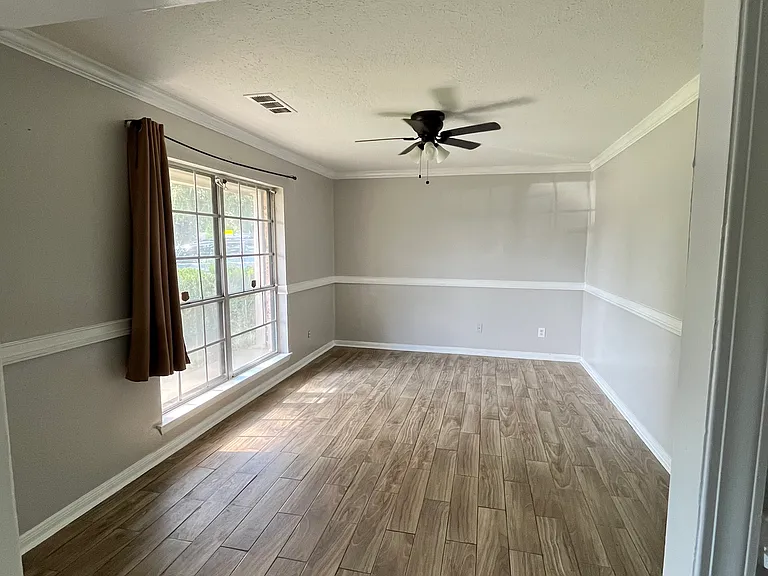 486 Mercury Dr — Photo 8