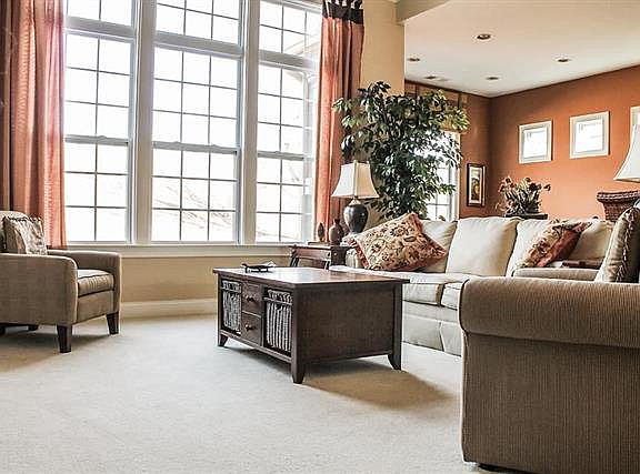 5th image of 1019 Creekwood Cir