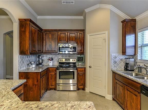 4th image of 3057 Carlton Pkwy