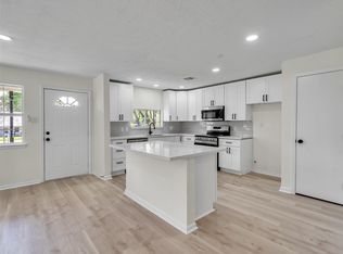 215 Sparkling Water Dr, Huffman, TX 77336