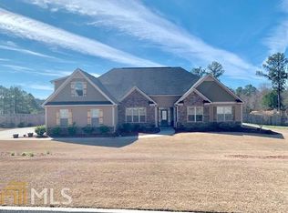 56 Mitchell Farm Dr, Sharpsburg, GA 30277