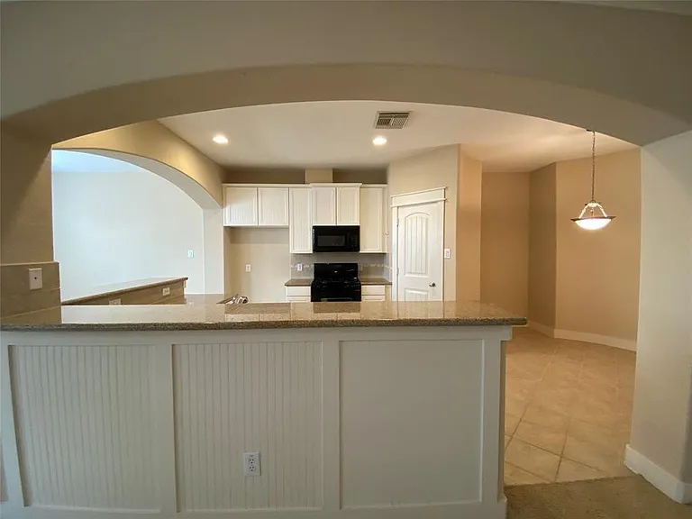 2833 Seaside Dr — Photo 4