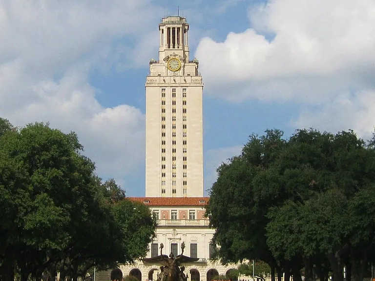 The Home is 3 miles from the University of Texas Campus
