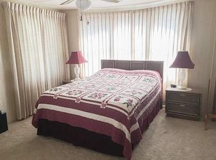 179 S Tara Dr, Tavares, FL 32778