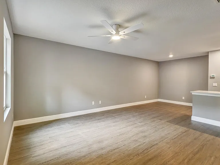 3024 Parkway Boulevardblossom Park — Photo 7