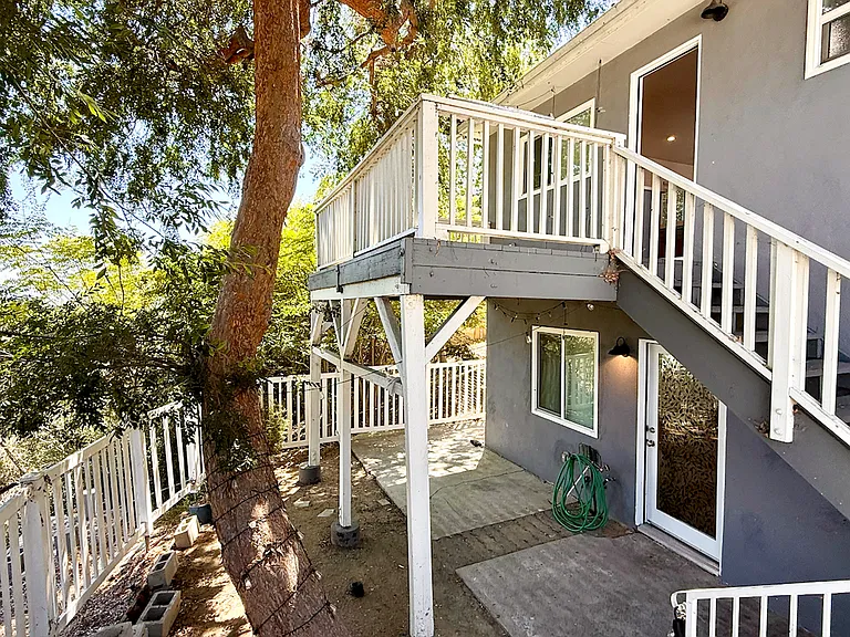2042 N Alvarado St — Photo 2