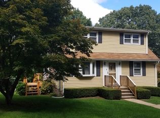 9 Glenn Ave, Glen Gardner, NJ 08826