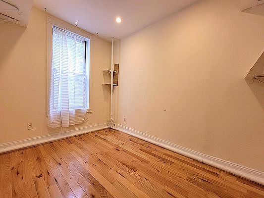 3rd image of 22 E 105th St #1F
