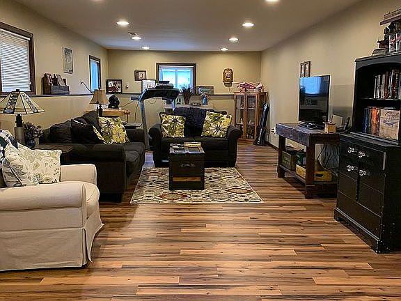 3rd image of W3951 Empire Ln