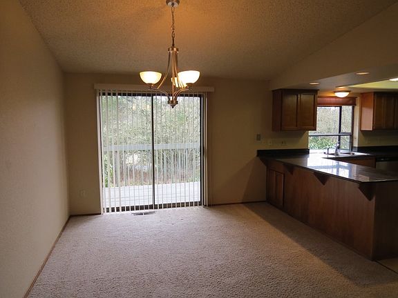 5th image of 8013 Mitts Ln #8015