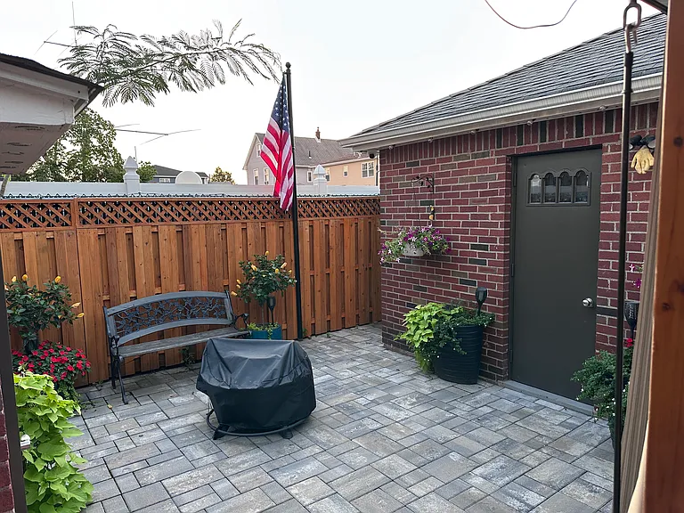 Madeline Ave — Photo 5