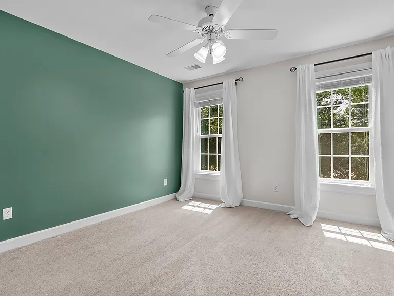 101 Hollingwood Dr — Photo 26