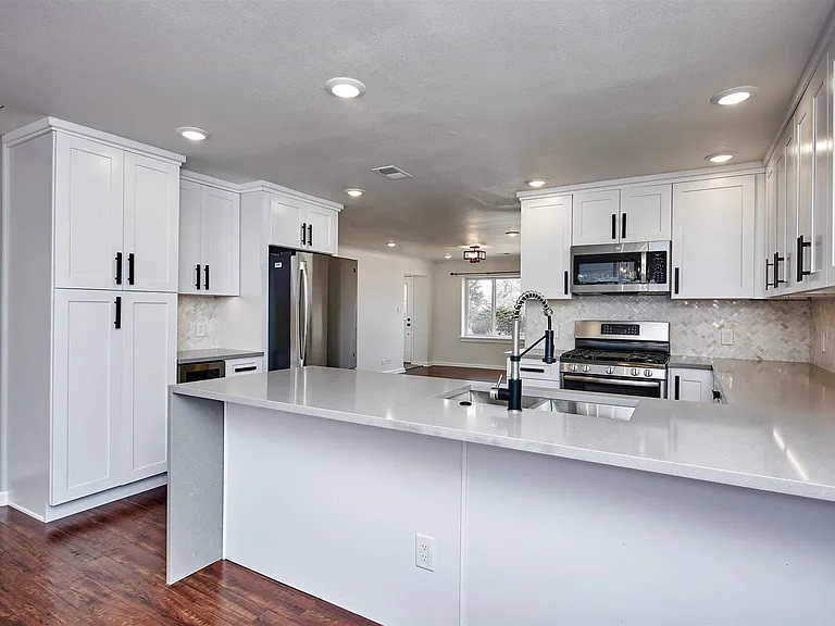 2610 N Cook St — Photo 8