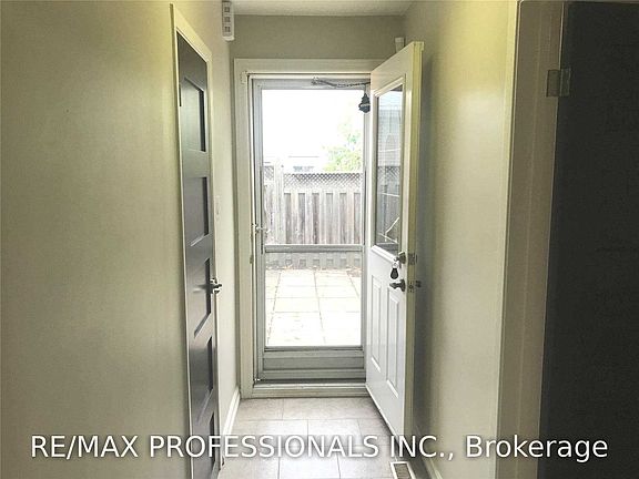 2nd image of 1582 Otterby Rd #Basement