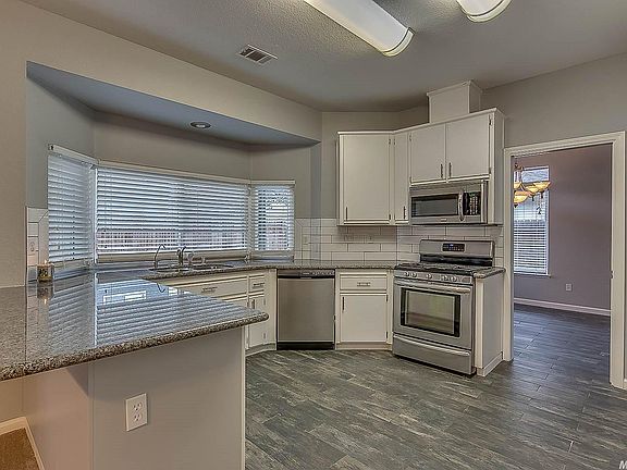 5th image of 850 Bay Heights Ct