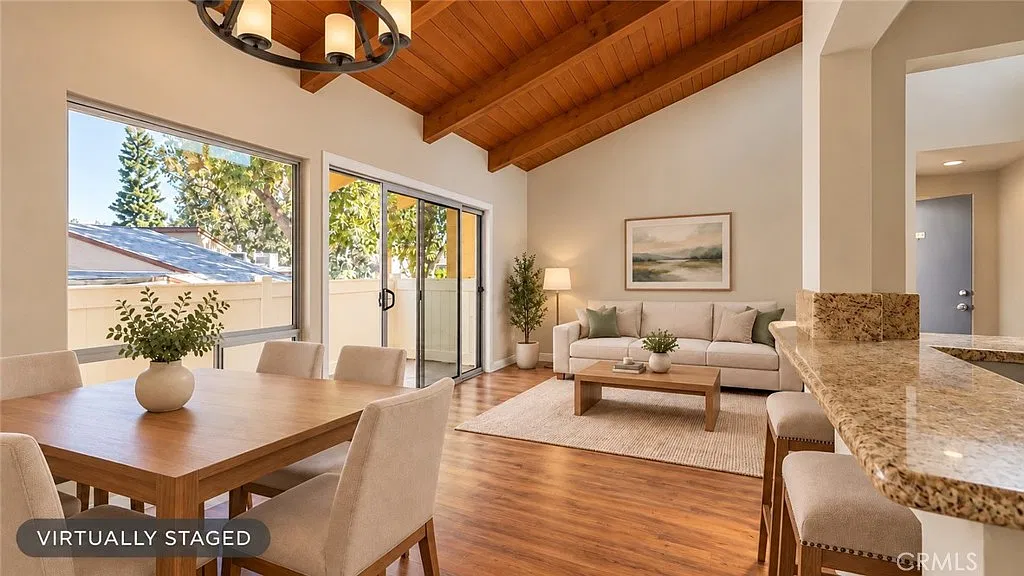 2 bed, 912 sqft, $2,499 — Photo 3