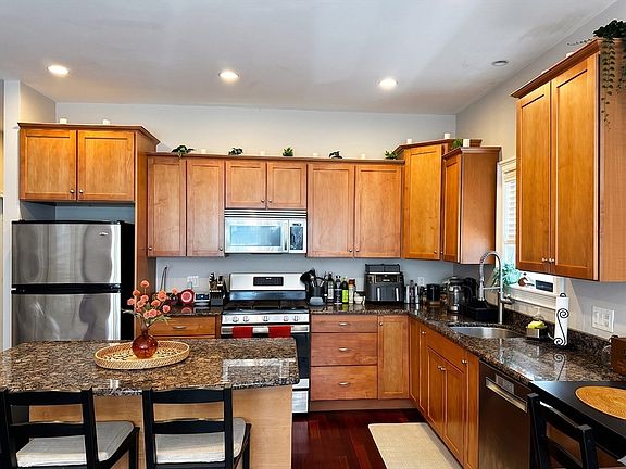 3rd image of 65 Chestnut Ave #1