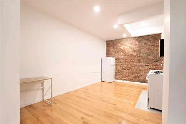 Rented by Corcoran | media 24