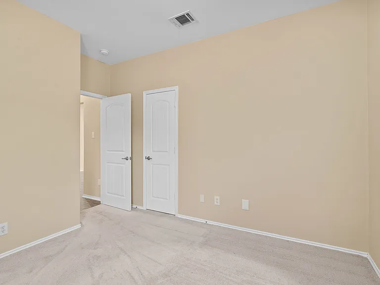 1313 Honeywood Ln — Photo 19