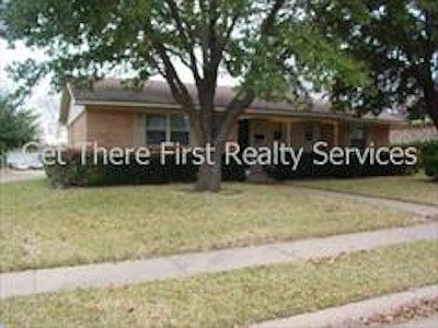 2nd image of 2404 Livenshire Dr