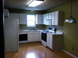 34 Longfellow Ln, Greenfield, IN 46140