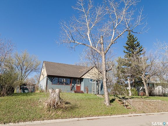 4th image of 611 Saskatchewan Avenue