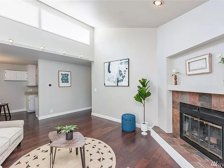 9800 Roosevelt Way NE #31 — Photo 4
